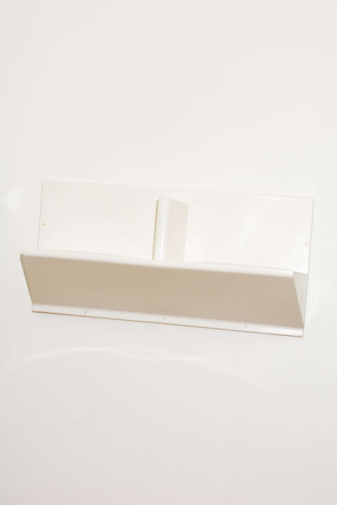 Vacuum-formed White Shelf